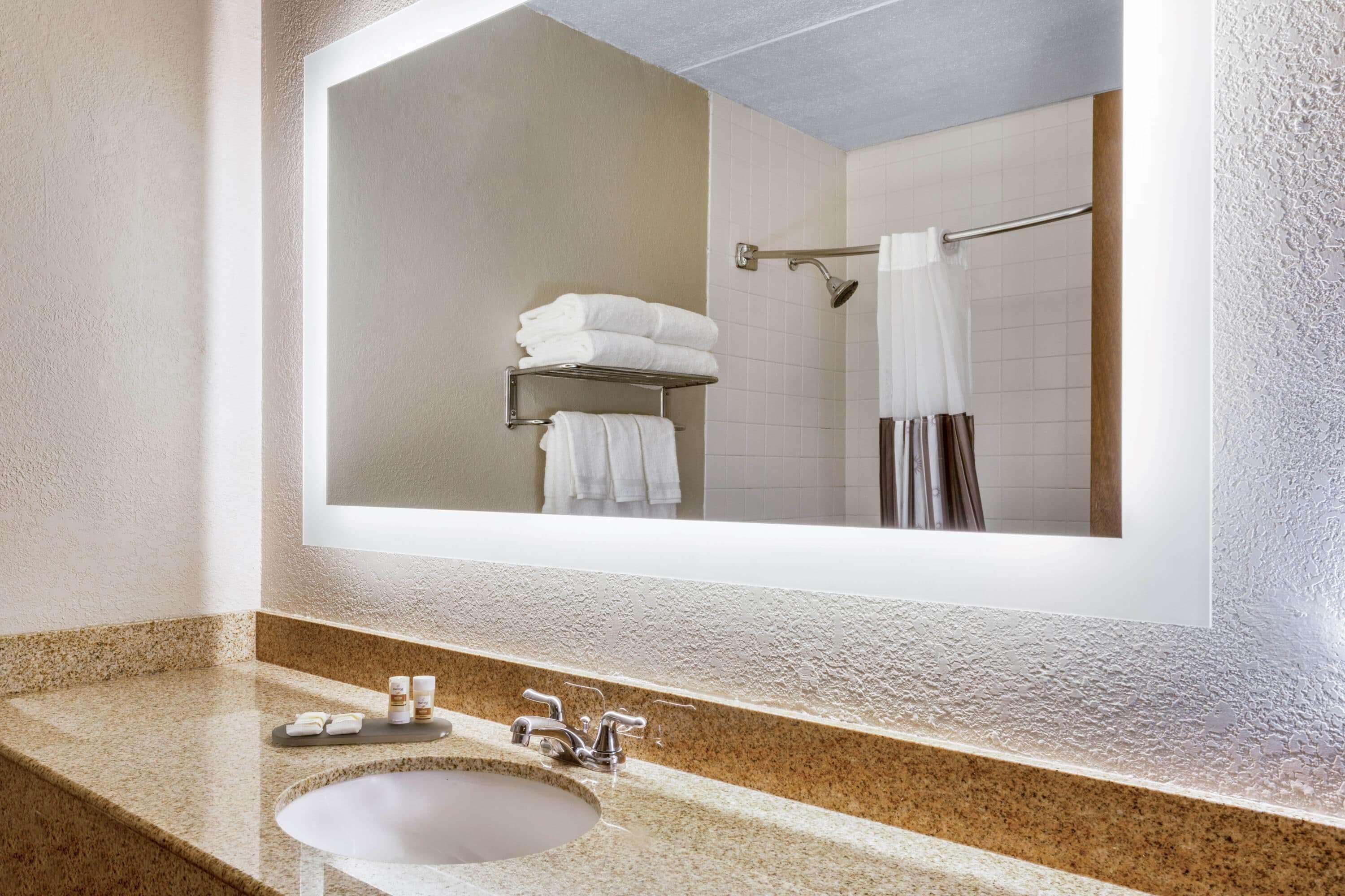 La Quinta Inn By Wyndham Binghamton - Johnson City מראה חיצוני תמונה